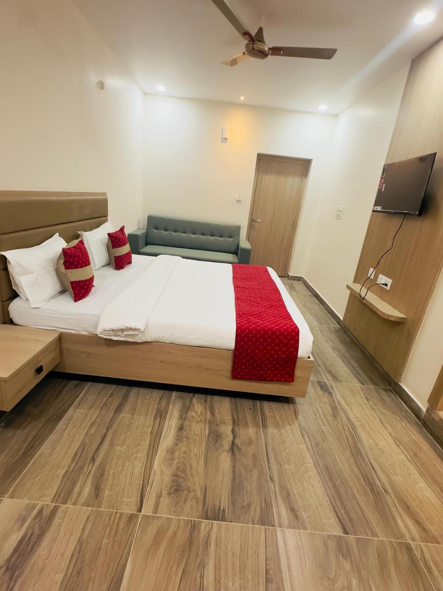 Hotel Raga Karimnagar Zimmer foto